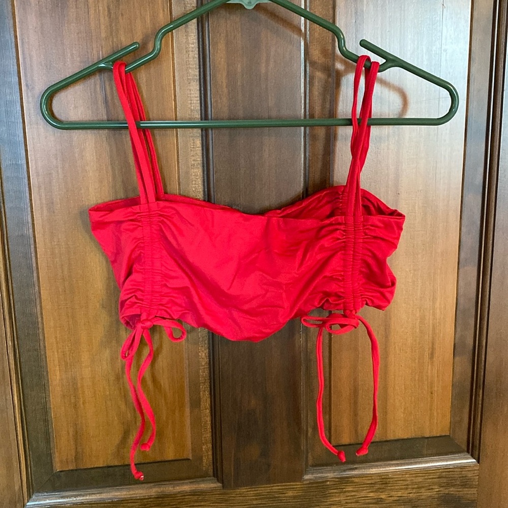 Toluca Bianca Side Channel top in Red
